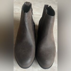 Elegant Brown Ankle Boots